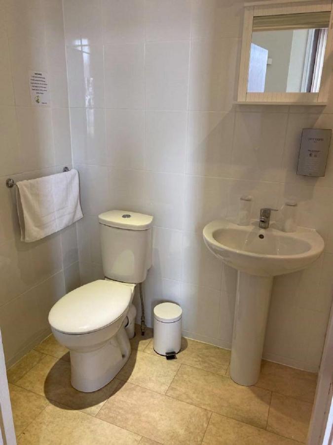 Burlington Hotel Сэнддаун Экстерьер фото