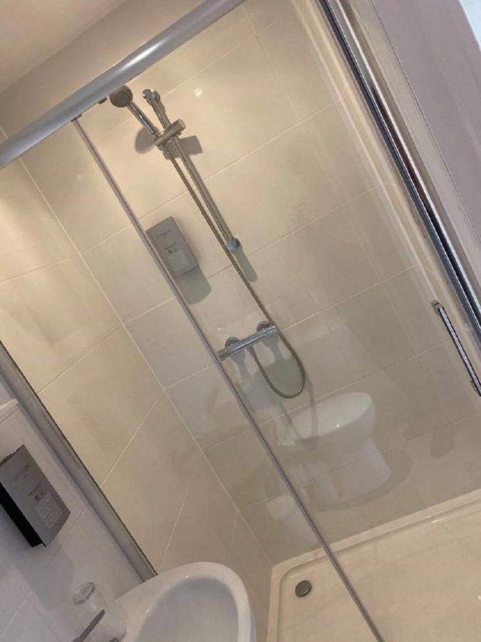 Burlington Hotel Сэнддаун Экстерьер фото